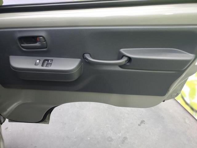 キャリイトラック 4WD KC 保証書/登録済未使用車/EBD付ABS/横滑り防止装置/アイドリングストップ/禁煙車/エアバッグ 運転席/エアバッグ 助手席/パワーウインドウ/キーレスエントリー/パワーステアリング/オートライト(7枚目)