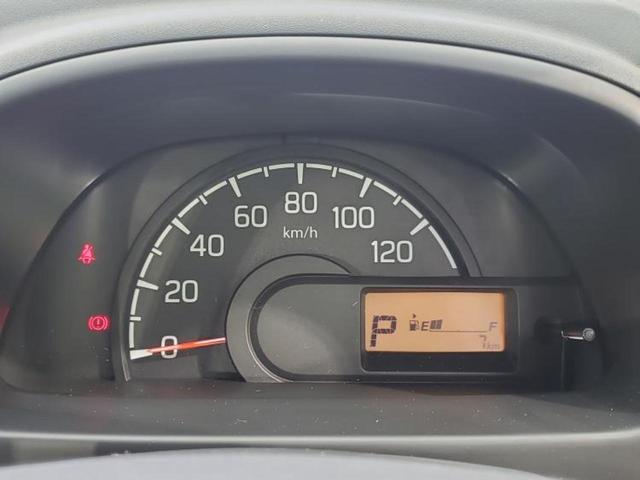 キャリイトラック 4WD KC 保証書/登録済未使用車/EBD付ABS/横滑り防止装置/アイドリングストップ/禁煙車/エアバッグ 運転席/エアバッグ 助手席/パワーウインドウ/キーレスエントリー/パワーステアリング/オートライト(10枚目)