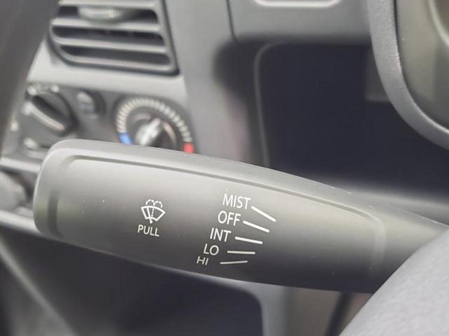 キャリイトラック 4WD KC 保証書/登録済未使用車/EBD付ABS/横滑り防止装置/アイドリングストップ/禁煙車/エアバッグ 運転席/エアバッグ 助手席/パワーウインドウ/キーレスエントリー/パワーステアリング/オートライト(13枚目)