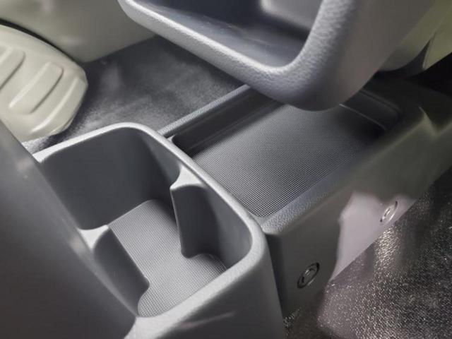 キャリイトラック 4WD KC 保証書/登録済未使用車/EBD付ABS/横滑り防止装置/アイドリングストップ/禁煙車/エアバッグ 運転席/エアバッグ 助手席/パワーウインドウ/キーレスエントリー/パワーステアリング/オートライト(21枚目)