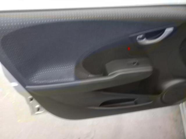 フィット Ｌ　保証書／純正　ＨＤＤナビ／パーキングアシスト　バックガイド／ＥＴＣ／ＡＢＳ／バックモニター／ワンセグＴＶ／エアバッグ　運転席／エアバッグ　助手席／パワーウインドウ／キーレスエントリー　バックカメラ（20枚目）