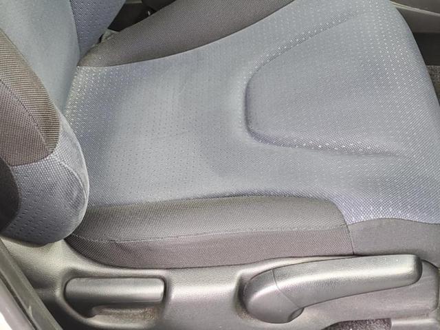 フィット Ｌ　保証書／純正　ＨＤＤナビ／パーキングアシスト　バックガイド／ＥＴＣ／ＡＢＳ／バックモニター／ワンセグＴＶ／エアバッグ　運転席／エアバッグ　助手席／パワーウインドウ／キーレスエントリー　バックカメラ（40枚目）