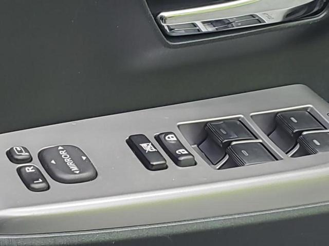 プリウスアルファ S 新品タイヤ/純正 8インチ SDナビ/パーキングアシスト バックガイド/Bluetooth接続/ETC/EBD付ABS/横滑り防止装置/アイドリングストップ/バックモニター/ワンセグTV バックカメラ(39枚目)