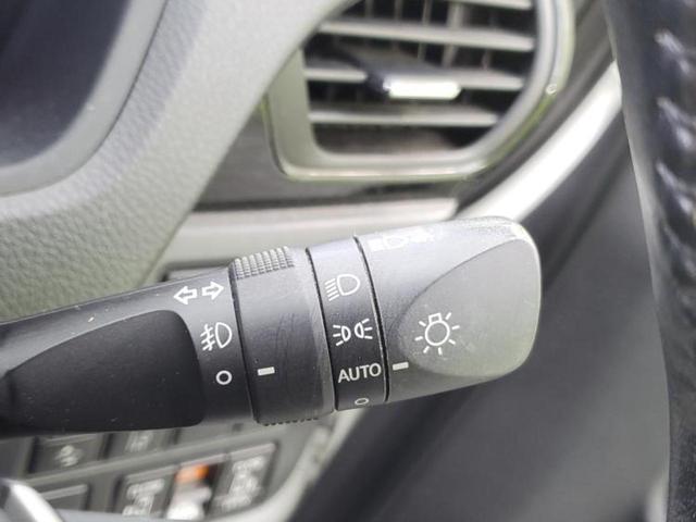 ヴォクシー ZSキラメキ モデリスタエアロ/純正 9インチ SDナビ/フリップダウンモニター 純正 12.1インチ/衝突安全装置/両側電動スライドドア/車線逸脱防止支援システム/パーキングアシスト バックガイド フルエアロ(17枚目)