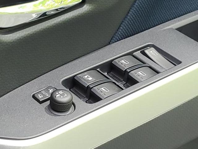 ルーミー カスタムG 保証書/ディスプレイオーディオ9インチ/スマートアシスト(トヨタ・ダイハツ)/両側電動スライドドア/車線逸脱防止支援システム/パーキングアシスト バックガイド 衝突被害軽減システム バックカメラ TV(39枚目)