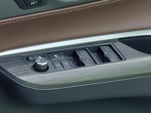 ハリアーハイブリッド Zレザーパッケージ 調光パノラマルーフ/純正エアロ/JBL/保証書/ディスプレイオーディオ+ナビ12.3インチ/デジタルインナーミラー/トヨタセーフティセンス/エアーシート 前席/パノラミックビューモニター 革シート(44枚目)