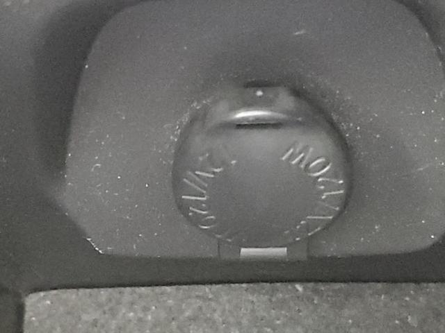 ハリアーハイブリッド Zレザーパッケージ 調光パノラマルーフ/純正エアロ/JBL/保証書/ディスプレイオーディオ+ナビ12.3インチ/デジタルインナーミラー/トヨタセーフティセンス/エアーシート 前席/パノラミックビューモニター 革シート(48枚目)