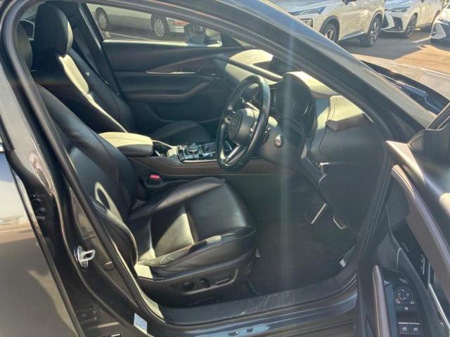 ＣＸ－３０ ２０Ｓプロアクティブツーリングセレクション　新品タイヤ／純正エアロ／ＢＯＳＥ／保証書／純正　ＨＤＤナビ／アイアクティブセンス（マツダ）／シートヒーター／３６０°ビューモニター／車線逸脱防止支援システム／シート　フルレザー／電動バックドア　禁煙車（5枚目）