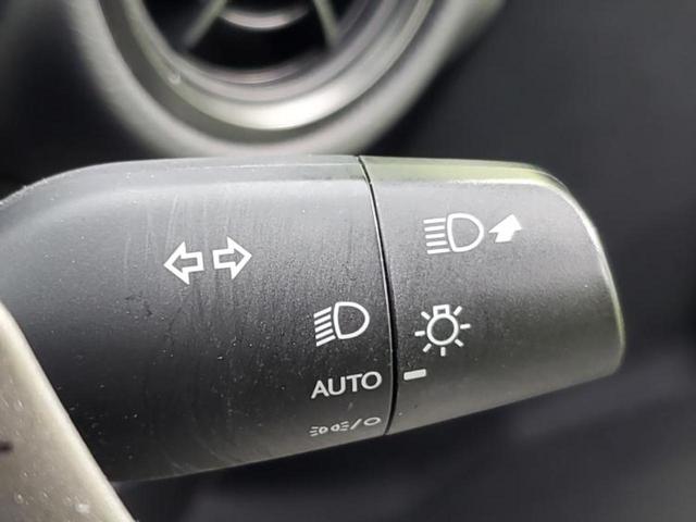 ＩＳ ＩＳ３００ｈ　保証書／純正　ＳＤナビ／プリクラッシュセーフティ／シートヒーター　前席／パノラミックビューモニター／車線逸脱防止支援システム／シート　合皮／パーキングアシスト　バックガイド　衝突被害軽減システム（17枚目）