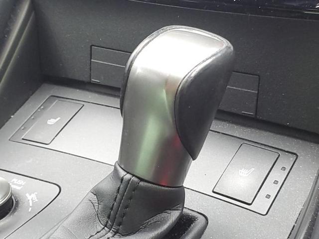 ＩＳ ＩＳ３００ｈ　保証書／純正　ＳＤナビ／プリクラッシュセーフティ／シートヒーター　前席／パノラミックビューモニター／車線逸脱防止支援システム／シート　合皮／パーキングアシスト　バックガイド　衝突被害軽減システム（24枚目）