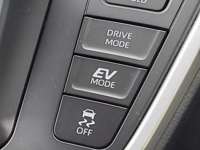 ノア ハイブリッドＺ　保証書／ディスプレイオーディオ＋ナビ１０．５インチ／トヨタセーフティセンス／両側電動スライドドア／シートヒーター　前席／パノラミックビューモニター／車線逸脱防止支援システム　衝突被害軽減システム（33枚目）