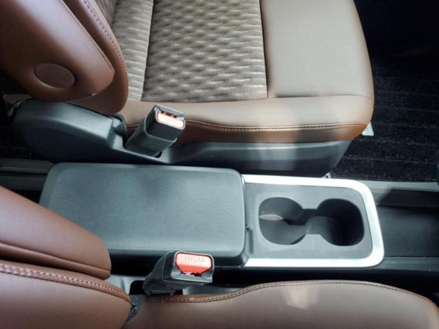 ノア ハイブリッドＺ　保証書／ディスプレイオーディオ＋ナビ１０．５インチ／トヨタセーフティセンス／両側電動スライドドア／シートヒーター　前席／パノラミックビューモニター／車線逸脱防止支援システム　衝突被害軽減システム（36枚目）