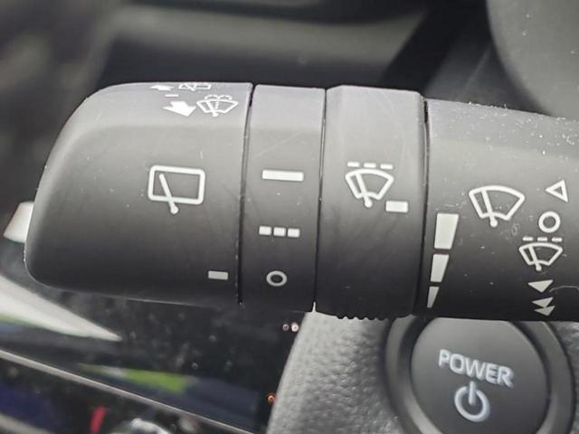 ヤリスクロス ハイブリッドＺ　保証書／ディスプレイオーディオ８インチ／トヨタセーフティセンス／シートヒーター　前席／パノラミックビューモニター／車線逸脱防止支援システム／シート　ハーフレザー　衝突被害軽減システム　全周囲カメラ（17枚目）