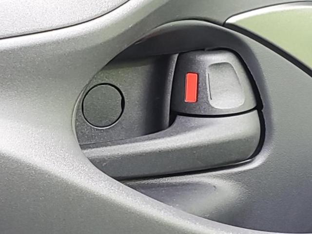 ヤリスクロス ハイブリッドＺ　保証書／ディスプレイオーディオ８インチ／トヨタセーフティセンス／シートヒーター　前席／パノラミックビューモニター／車線逸脱防止支援システム／シート　ハーフレザー　衝突被害軽減システム　全周囲カメラ（43枚目）