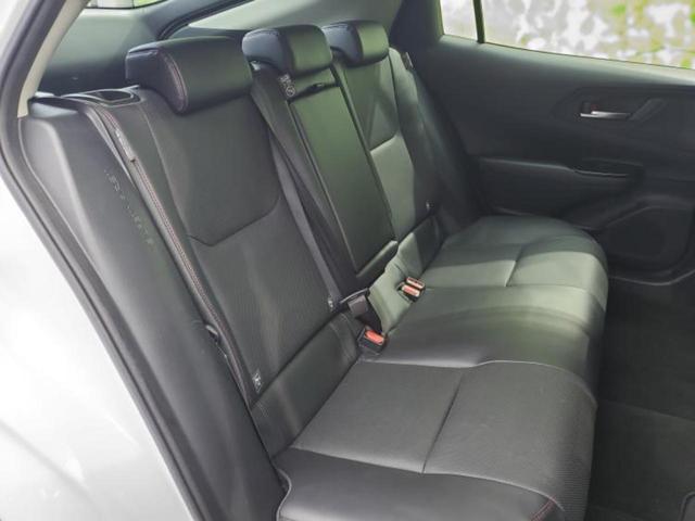 プリウス Ｚ　保証書／ディスプレイオーディオ＋ナビ／衝突安全装置／エアーシート　前席／全方位モニター／車線逸脱防止支援システム／シート　合皮／パーキングアシスト　バックガイド／電動バックドア　衝突被害軽減システム（5枚目）