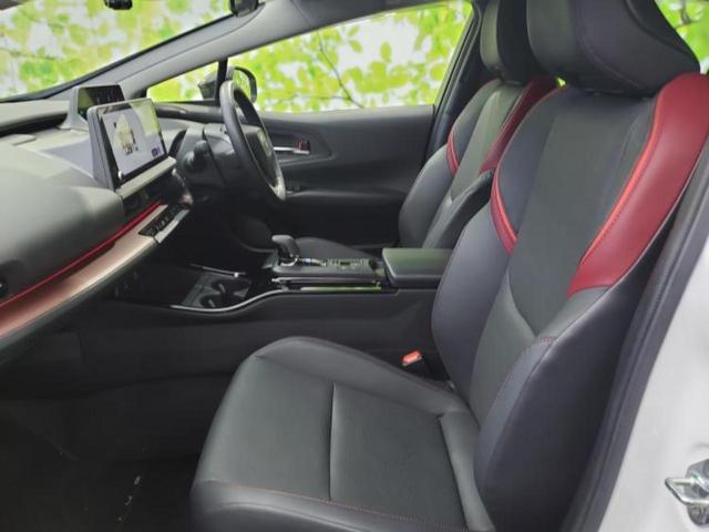 プリウス Ｚ　保証書／ディスプレイオーディオ＋ナビ／衝突安全装置／エアーシート　前席／全方位モニター／車線逸脱防止支援システム／シート　合皮／パーキングアシスト　バックガイド／電動バックドア　衝突被害軽減システム（6枚目）