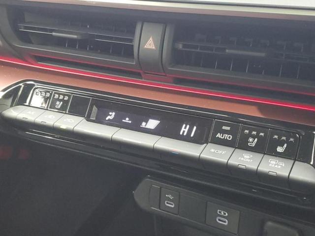 プリウス Ｚ　保証書／ディスプレイオーディオ＋ナビ／衝突安全装置／エアーシート　前席／全方位モニター／車線逸脱防止支援システム／シート　合皮／パーキングアシスト　バックガイド／電動バックドア　衝突被害軽減システム（32枚目）