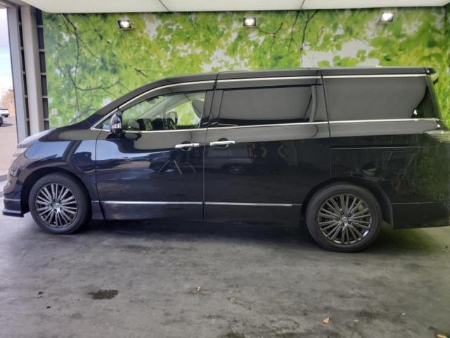 エルグランド ハイウェイスターＳアーバンクロム　新品タイヤ／保証書／純正　１０インチ　ＳＤナビ／エマージェンシーブレーキ／両側電動スライドドア／アラウンドビューモニター／車線逸脱防止支援システム／シート　ハーフレザー　衝突被害軽減システム　禁煙車（2枚目）