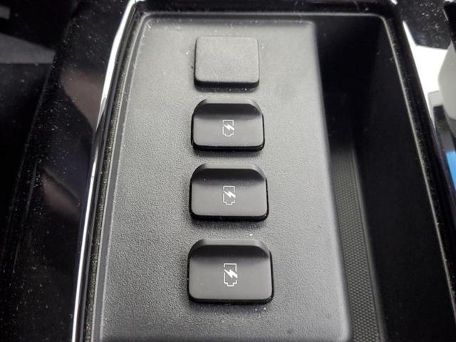 エルグランド ハイウェイスターＳアーバンクロム　新品タイヤ／保証書／純正　１０インチ　ＳＤナビ／エマージェンシーブレーキ／両側電動スライドドア／アラウンドビューモニター／車線逸脱防止支援システム／シート　ハーフレザー　衝突被害軽減システム　禁煙車（43枚目）