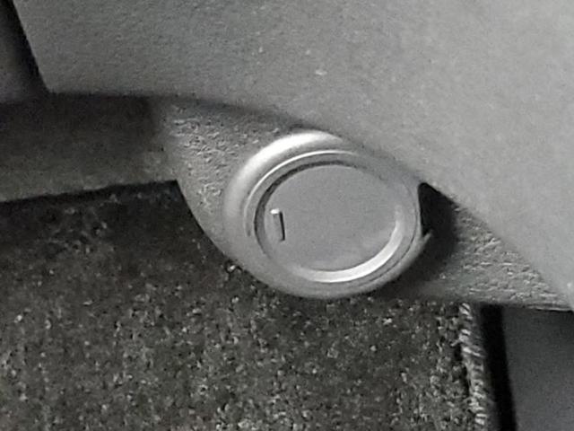 セレナ ＸＶ　新品タイヤ／純正　９インチ　メモリーナビ／エマージェンシーブレーキ／両側電動スライドドア／車線逸脱防止支援システム／プロパイロット／ドライブレコーダー　純正／ヘッドランプ　ＬＥＤ／ＵＳＢジャック（43枚目）