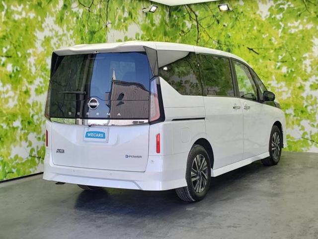 セレナ ｅパワーハイウェイスターＶ　純正　１２．３インチ　メモリーナビ／フリップダウンモニター　純正　１１インチ／インテリジェントルームミラー／エマージェンシーブレーキ／両側電動スライドドア／シートヒーター　前席　衝突被害軽減システム（3枚目）