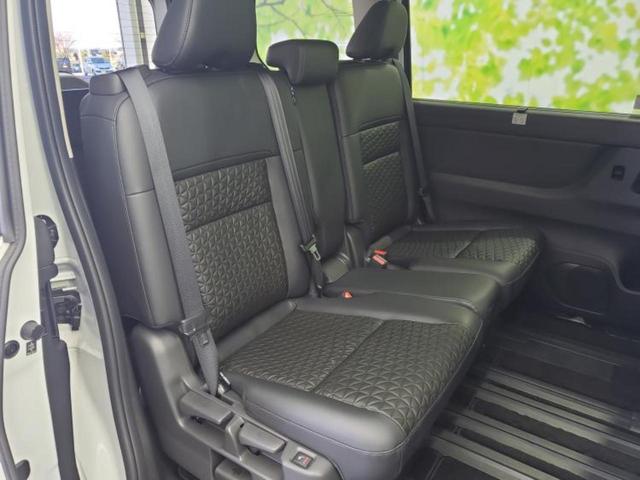 セレナ ｅパワーハイウェイスターＶ　純正　１２．３インチ　メモリーナビ／フリップダウンモニター　純正　１１インチ／インテリジェントルームミラー／エマージェンシーブレーキ／両側電動スライドドア／シートヒーター　前席　衝突被害軽減システム（5枚目）