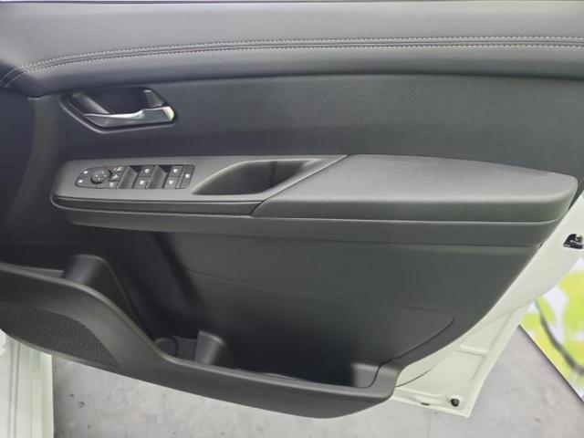 セレナ ｅパワーハイウェイスターＶ　純正　１２．３インチ　メモリーナビ／フリップダウンモニター　純正　１１インチ／インテリジェントルームミラー／エマージェンシーブレーキ／両側電動スライドドア／シートヒーター　前席　衝突被害軽減システム（22枚目）