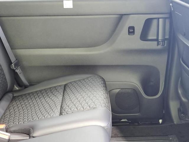 セレナ ｅパワーハイウェイスターＶ　純正　１２．３インチ　メモリーナビ／フリップダウンモニター　純正　１１インチ／インテリジェントルームミラー／エマージェンシーブレーキ／両側電動スライドドア／シートヒーター　前席　衝突被害軽減システム（25枚目）