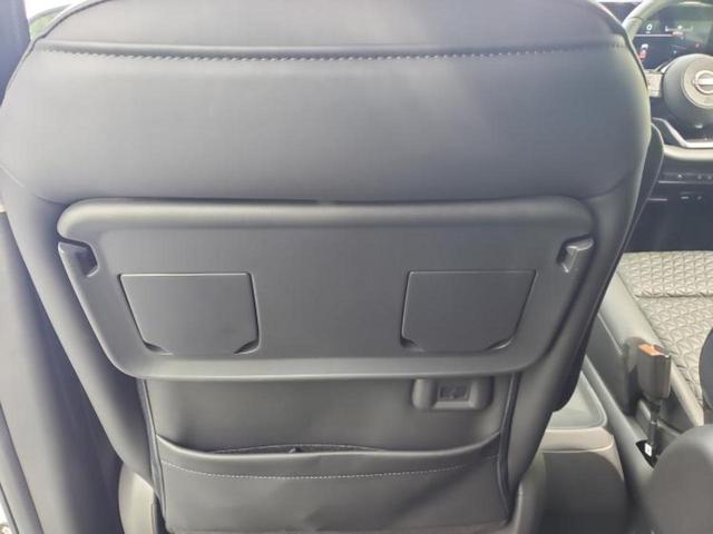 セレナ ｅパワーハイウェイスターＶ　純正　１２．３インチ　メモリーナビ／フリップダウンモニター　純正　１１インチ／インテリジェントルームミラー／エマージェンシーブレーキ／両側電動スライドドア／シートヒーター　前席　衝突被害軽減システム（48枚目）