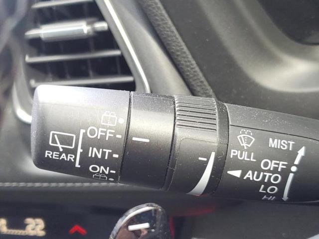 ヴェゼル ハイブリッドZ・ホンダセンシング 保証書/純正 8インチ SDナビ/ホンダセンシング/シートヒーター 前席/車線逸脱防止支援システム/シート ハーフレザー/ドライブレコーダー 純正/ヘッドランプ LED/Bluetooth接続 禁煙車(18枚目)