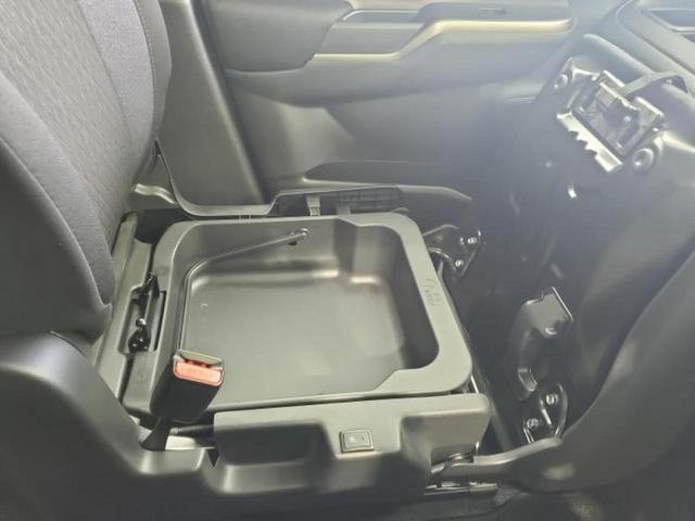 ソリオバンディット バンディットハイブリッドSV 保証書/純正 9インチ メモリーナビ/デュアルカメラブレーキサポート(スズキ)/両側電動スライドドア/シートヒーター 前席/全方位モニター用カメラ/車線逸脱防止支援システム 全周囲カメラ 禁煙車(31枚目)