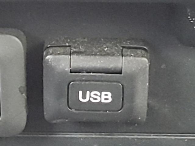 ステップワゴンスパーダ スパーダZインターナビセレクション 保証書/純正 HDDナビ/フリップダウンモニター 純正 9インチ/両側電動スライドドア/ドライブレコーダー 前後/ヘッドランプ HID/USBジャック/ETC/EBD付ABS/横滑り防止装置 禁煙車(41枚目)