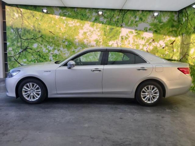 クラウンハイブリッド ハイブリッドロイヤルサルーン 保証書/純正 SDナビ/衝突安全装置/シートヒーター 前席/ヘッドランプ HID/Bluetooth接続/ETC/EBD付ABS/横滑り防止装置/アイドリングストップ/クルーズコントロール 電動シート(2枚目)