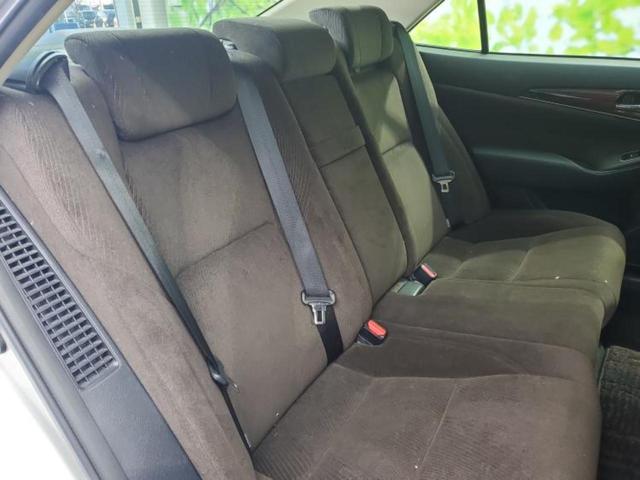 クラウンハイブリッド ハイブリッドロイヤルサルーン 保証書/純正 SDナビ/衝突安全装置/シートヒーター 前席/ヘッドランプ HID/Bluetooth接続/ETC/EBD付ABS/横滑り防止装置/アイドリングストップ/クルーズコントロール 電動シート(5枚目)