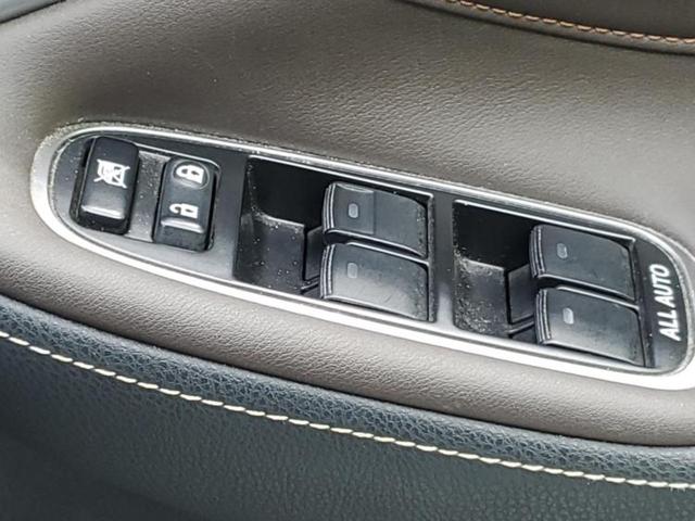 クラウンハイブリッド ハイブリッドロイヤルサルーン 保証書/純正 SDナビ/衝突安全装置/シートヒーター 前席/ヘッドランプ HID/Bluetooth接続/ETC/EBD付ABS/横滑り防止装置/アイドリングストップ/クルーズコントロール 電動シート(41枚目)