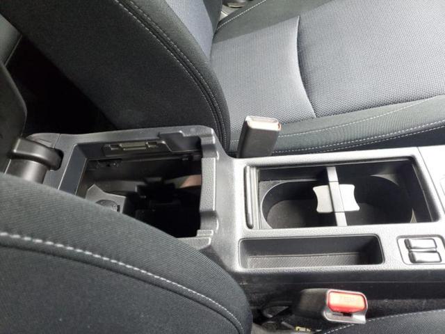 レヴォーグ ４ＷＤ１．６ＧＴアイサイトＳスタイル　新品タイヤ／保証書／純正　８インチ　ナビ／デジタルインナーミラー／アイサイト／シートヒーター　前席／車線逸脱防止支援システム／ヘッドランプ　ＬＥＤ／Ｂｌｕｅｔｏｏｔｈ接続／ＥＴＣ２．０　バックカメラ（35枚目）