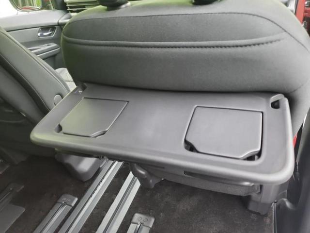 セレナ ＸＶ　新品タイヤ／純正　９インチ　メモリーナビ／エマージェンシーブレーキ／両側電動スライドドア／車線逸脱防止支援システム／プロパイロット／ドライブレコーダー　純正／ヘッドランプ　ＬＥＤ／ＵＳＢジャック（48枚目）