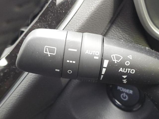 カローラクロス ハイブリッドＺ　保証書／純正　ＳＤナビ／トヨタセーフティセンス／シートヒーター　前席／パノラミックビューモニター／車線逸脱防止支援システム／シート　ハーフレザー／電動バックドア／ヘッドランプ　ＬＥＤ　全周囲カメラ（18枚目）