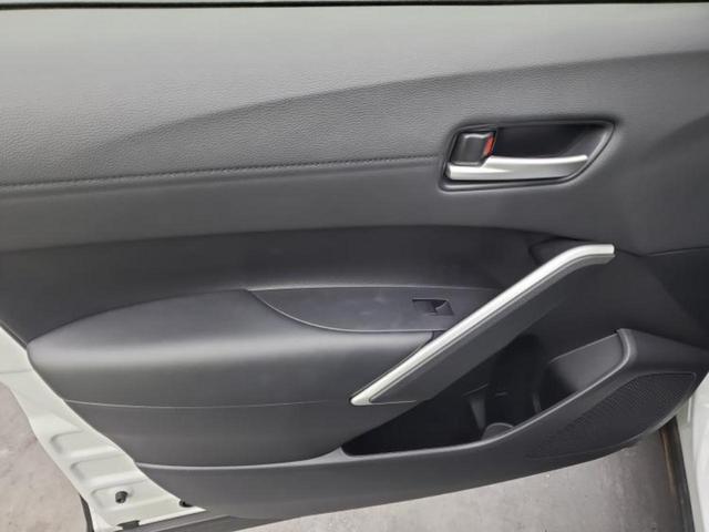 カローラクロス ハイブリッドＺ　保証書／純正　ＳＤナビ／トヨタセーフティセンス／シートヒーター　前席／パノラミックビューモニター／車線逸脱防止支援システム／シート　ハーフレザー／電動バックドア／ヘッドランプ　ＬＥＤ　全周囲カメラ（21枚目）