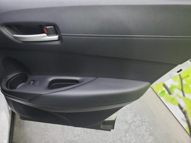 カローラクロス ハイブリッドＺ　保証書／純正　ＳＤナビ／トヨタセーフティセンス／シートヒーター　前席／パノラミックビューモニター／車線逸脱防止支援システム／シート　ハーフレザー／電動バックドア／ヘッドランプ　ＬＥＤ　全周囲カメラ（22枚目）