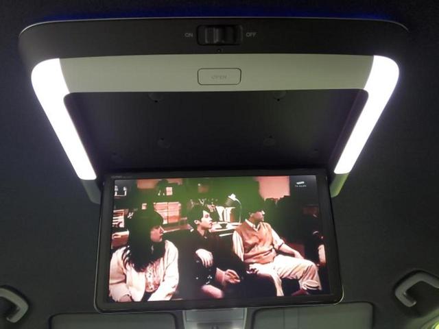 ステップワゴン スパーダ　保証書／純正　９インチ　ＳＤナビ／フリップダウンモニター　純正　１５．６インチ／ホンダセンシング／両側電動スライドドア／シートヒーター　前席／車線逸脱防止支援システム／シート　ハーフレザー　禁煙車（12枚目）