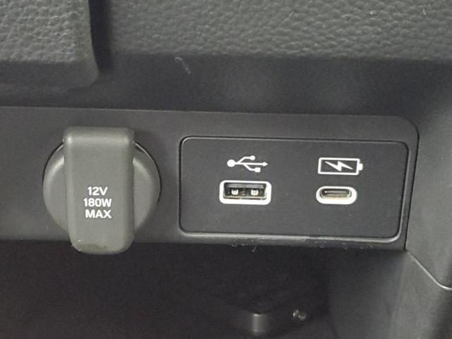 ステップワゴン スパーダ　保証書／純正　９インチ　ＳＤナビ／フリップダウンモニター　純正　１５．６インチ／ホンダセンシング／両側電動スライドドア／シートヒーター　前席／車線逸脱防止支援システム／シート　ハーフレザー　禁煙車（45枚目）