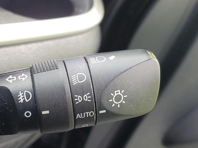 アルファード Ｓタイプゴールド　保証書／ディスプレイオーディオ＋ナビ９インチ／フリップダウンモニター　純正　１２．１インチ／衝突安全装置／両側電動スライドドア／車線逸脱防止支援システム／シート　ハーフレザー　衝突被害軽減システム（17枚目）