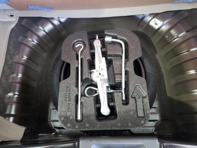 マーチ ボレロ　保証書／ドライブレコーダー　社外／ＥＢＤ付ＡＢＳ／アイドリングストップ／禁煙車／エアバッグ　運転席／エアバッグ　助手席／アルミホイール　純正　１４インチ／パワーウインドウ／エンジンスタートボタン（24枚目）