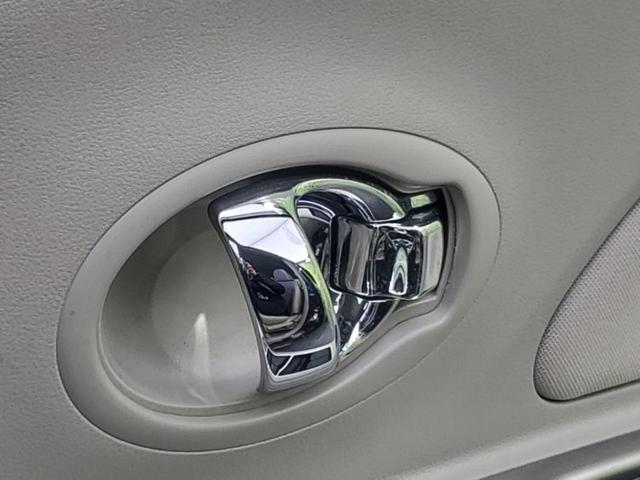 マーチ ボレロ　保証書／ドライブレコーダー　社外／ＥＢＤ付ＡＢＳ／アイドリングストップ／禁煙車／エアバッグ　運転席／エアバッグ　助手席／アルミホイール　純正　１４インチ／パワーウインドウ／エンジンスタートボタン（30枚目）