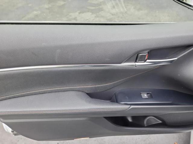 カムリ Ｇレザーパッケージ　新品タイヤ／保証書／ディスプレイオーディオ＋ナビ８インチ／トヨタセーフティセンス／シートヒーター　前席／車線逸脱防止支援システム／シート　合皮／ドライブレコーダー　社外　衝突被害軽減システム　禁煙車（20枚目）