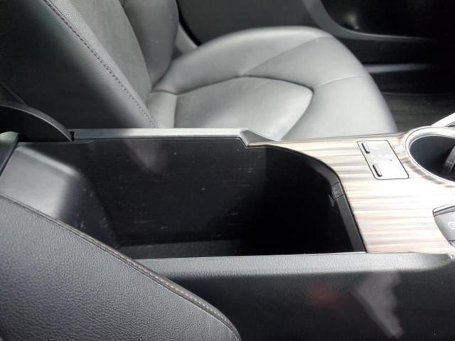 カムリ Ｇレザーパッケージ　新品タイヤ／保証書／ディスプレイオーディオ＋ナビ８インチ／トヨタセーフティセンス／シートヒーター　前席／車線逸脱防止支援システム／シート　合皮／ドライブレコーダー　社外　衝突被害軽減システム　禁煙車（31枚目）