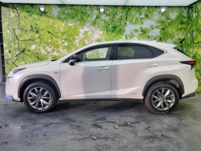 ＮＸ ４ＷＤ　ＮＸ３００ｈ　Ｆスポーツ　サンルーフ／保証書／純正　ＳＤナビ／プリクラッシュセーフティ／シートヒーター　前席／パノラミックビューモニター／車線逸脱防止支援システム／シート　フルレザー／ヘッドランプ　ＬＥＤ／ＵＳＢジャック（2枚目）