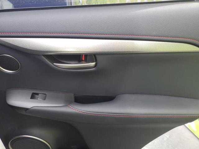 ＮＸ ４ＷＤ　ＮＸ３００ｈ　Ｆスポーツ　サンルーフ／保証書／純正　ＳＤナビ／プリクラッシュセーフティ／シートヒーター　前席／パノラミックビューモニター／車線逸脱防止支援システム／シート　フルレザー／ヘッドランプ　ＬＥＤ／ＵＳＢジャック（22枚目）