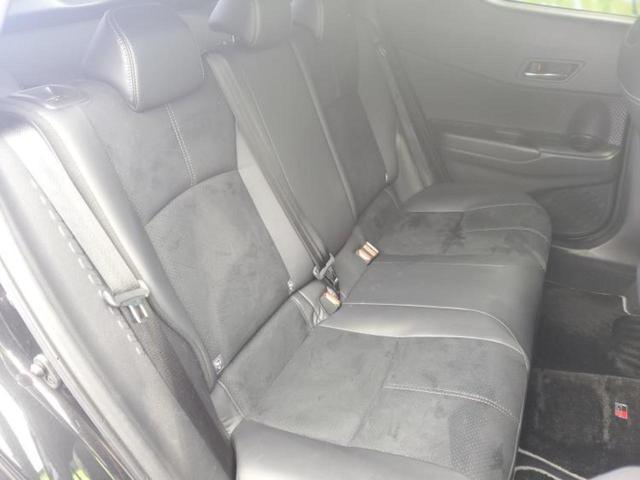 Ｃ－ＨＲ Ｓ　ＧＲスポーツ　新品タイヤ／保証書／ディスプレイオーディオ８インチ／トヨタセーフティセンス／シートヒーター　前席／パノラミックビューモニター／車線逸脱防止支援システム／シート　ハーフレザー　衝突被害軽減システム（5枚目）